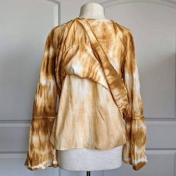 Moon River Blouse V-Neck Lace Up Tie Dye Long Sleeve Bell Cuffs Camel M NWT - Picture 10 of 15